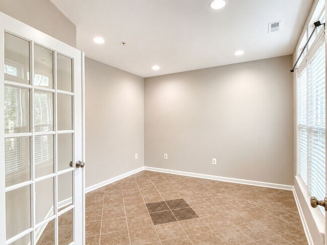 Foto del edificio - 1743 Theale Way
