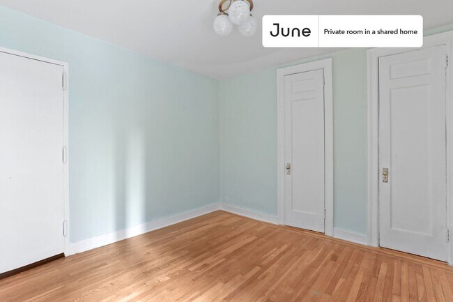 Foto del edificio - Private bedroom in 2 bed/1 bath Home