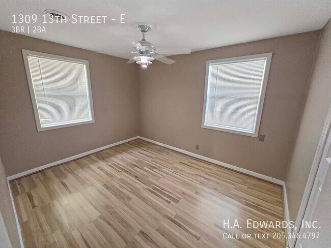 Building Photo - 1309 13th St E