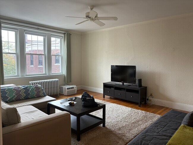 Foto del edificio - 52 Babcock St