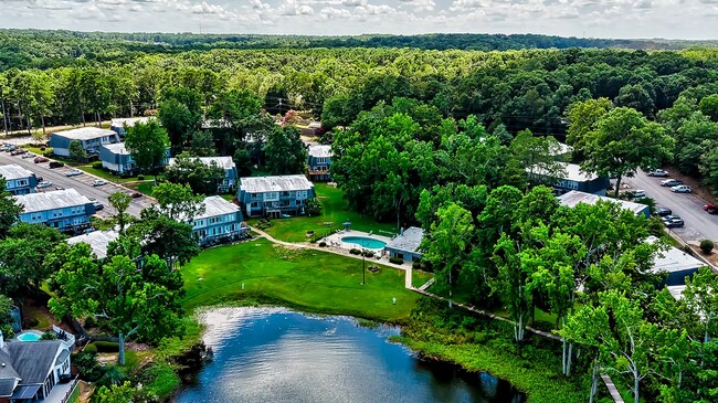 Foto del edificio - 301 Harbor Heights Dr
