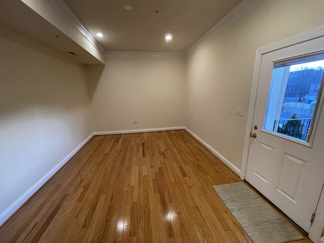 Foto del edificio - 1033 Park Rd NW