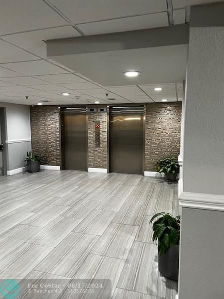 Foto del edificio - 901 Hillcrest Dr