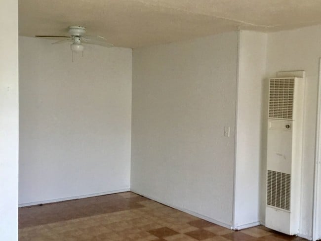 Building Photo - 2 br, 1 bath House - 1931 NE 27th St.