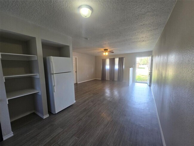 Foto del edificio - 3451 Hwy 6