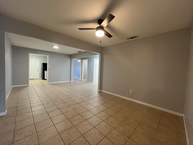 Building Photo - 7642 Oak Chase