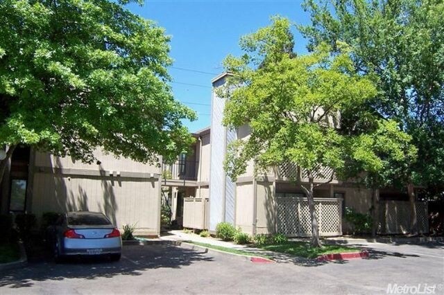 Primary Photo - Greer Place Apartments