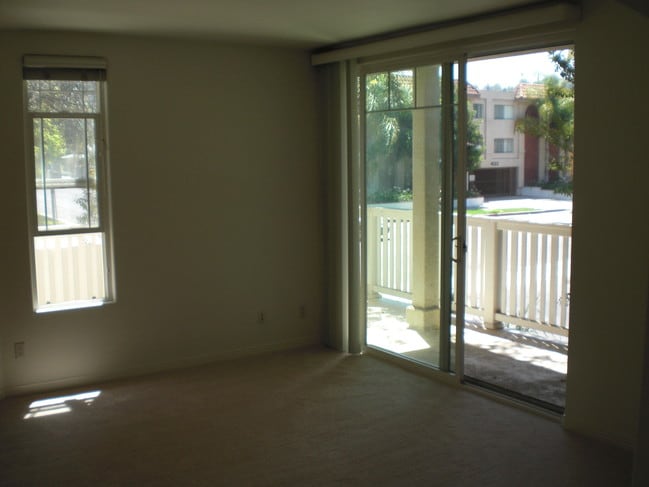 Building Photo - 11411 Dilling St