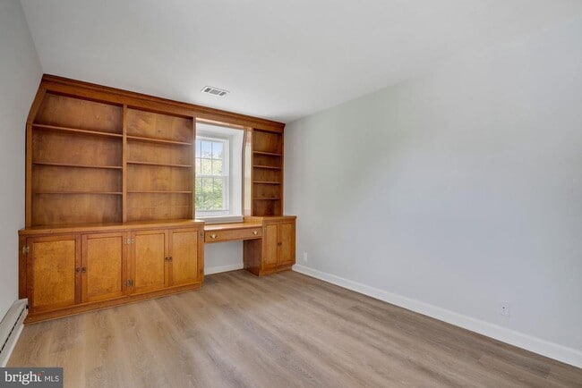 Building Photo - 3008 S Abingdon St