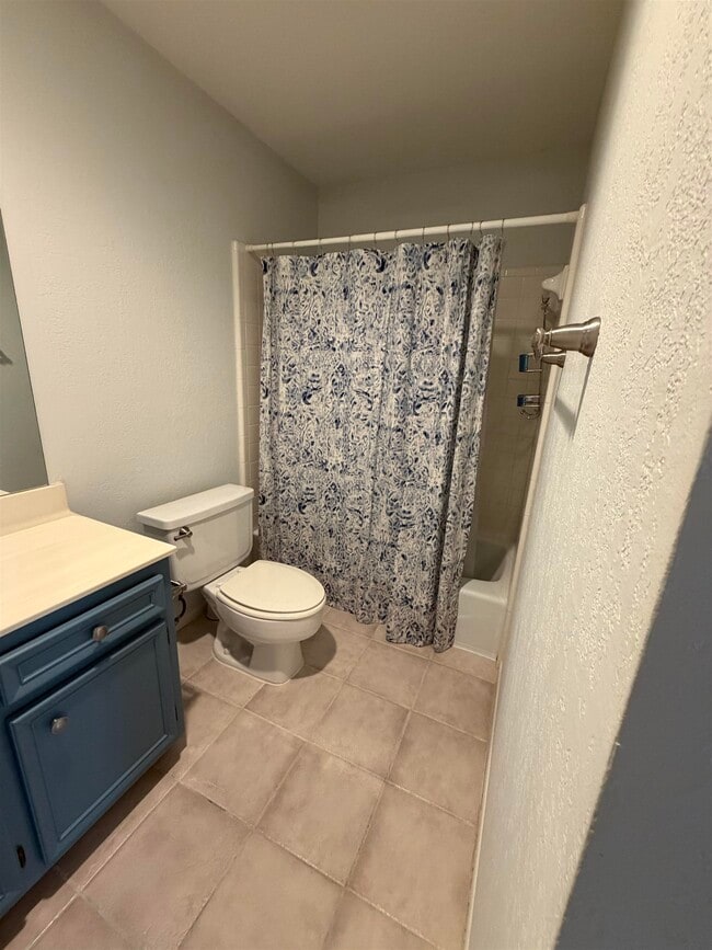Building Photo - 307 Crestview