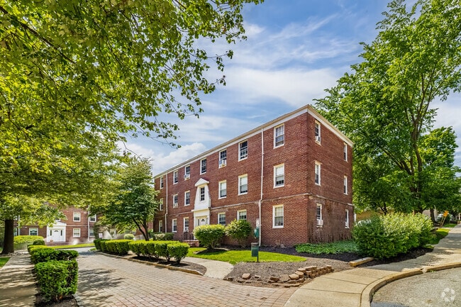 Building Photo - Village Manor