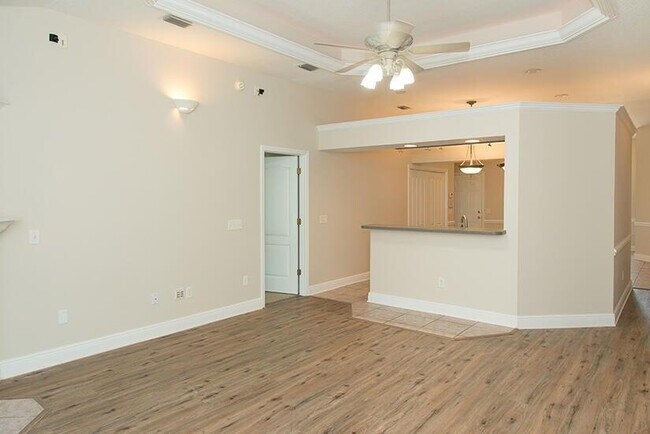 Building Photo - 274 Tecumseh Ln