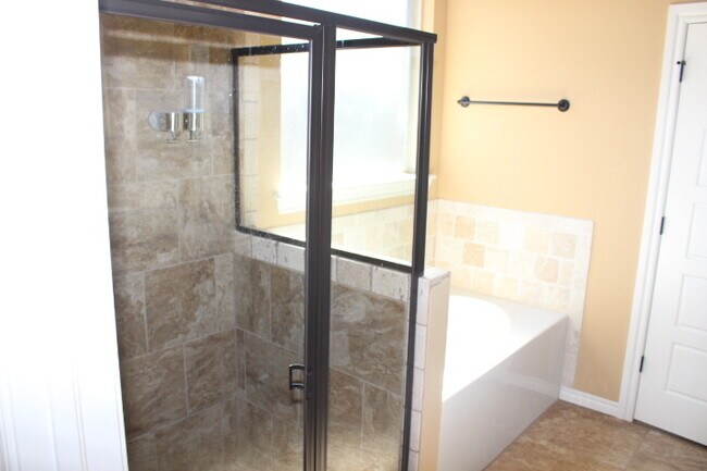Foto del edificio - Beautiful home in West Hills, Lawton home ...