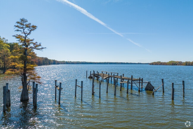 Mud Lake is an oxbow lake that gave Horn Lake its name.
