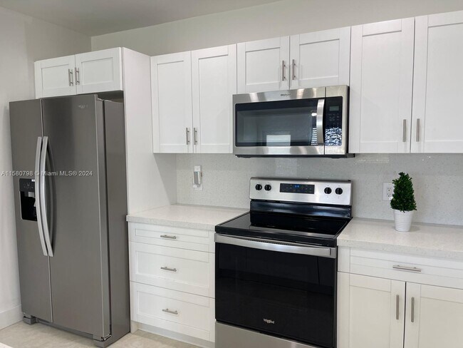 Foto del edificio - 14720 SW 103rd Ave