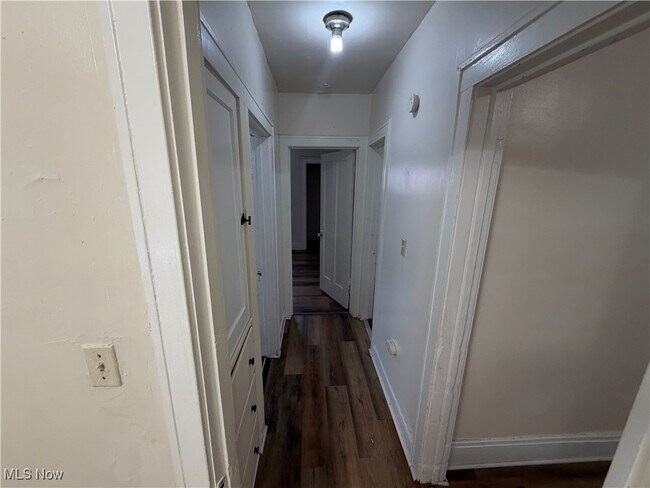 Foto del edificio - 924 Helmsdale Rd