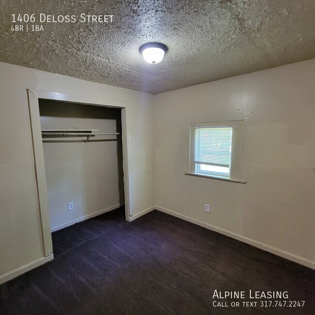 Building Photo - 1406 Deloss St