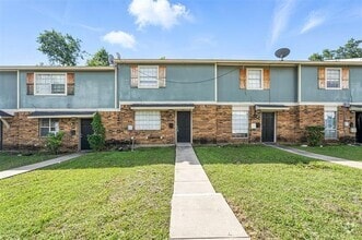 Building Photo - 302 Candlewood Ln