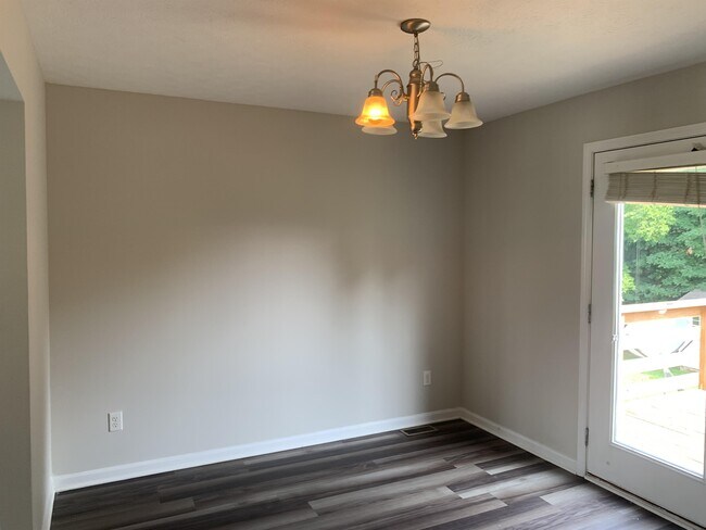 Building Photo - 307 Ivy Pointe Dr