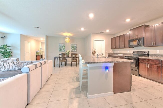 Building Photo - 10210 White Linen Ave