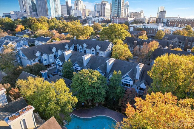 Foto del edificio - 513 N Graham St