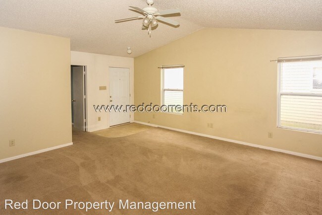 Building Photo - 3 br, 2 bath House - 10874 Woods Dr