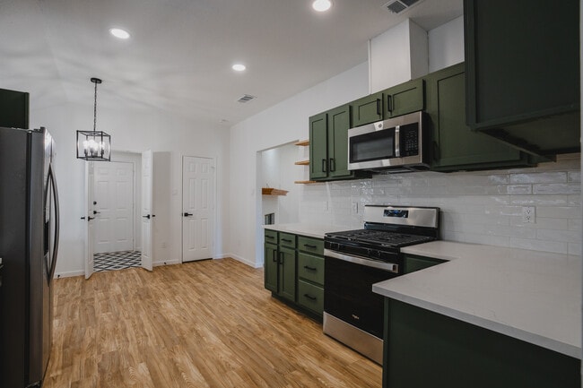 Building Photo - 8805 Barton Creek Dr