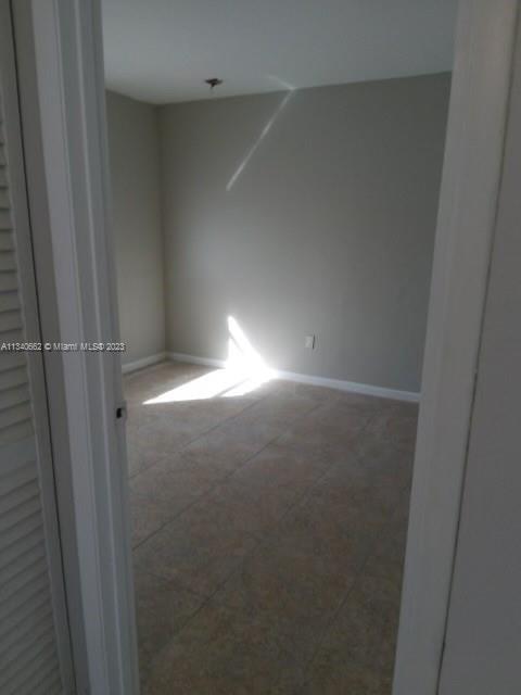 Foto del edificio - 852 NE 209th St