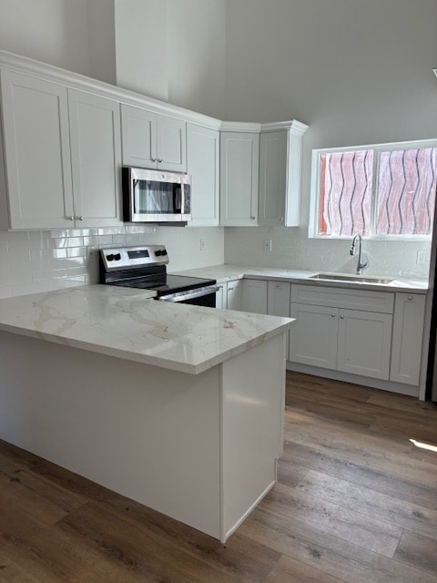 Photo - 447 W 74th St Townhome