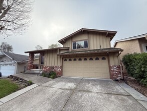 Building Photo - 2483 Talavera Dr
