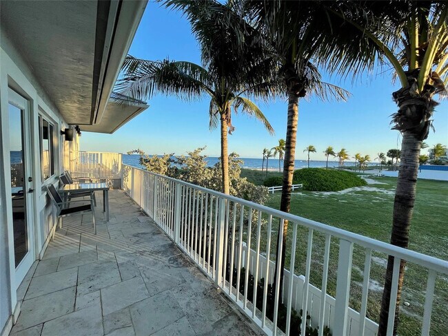 Foto del edificio - 4564 El Mar Dr