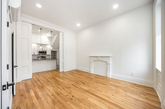 Foto del edificio - 1121 Dayton St