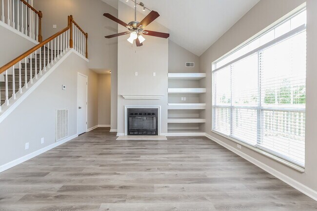 Building Photo - 3108 Creekview Ln