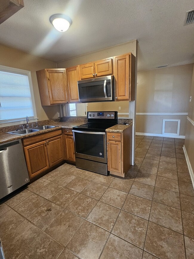 Building Photo - 4242 Marmora Dr