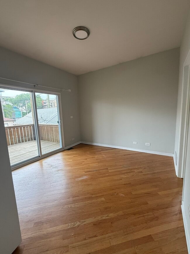 Building Photo - 1514 N Wood St