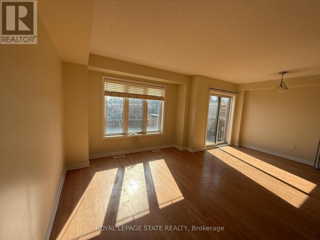 Building Photo - 148 Crafter Cres