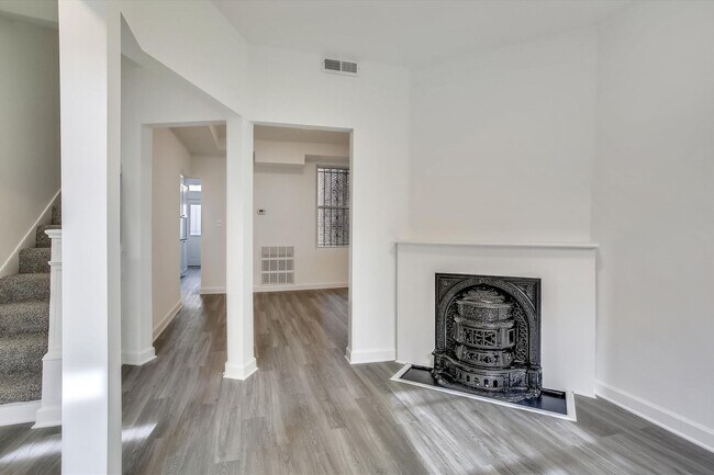 Foto del edificio - Beautifully Renovated 2BD/1BA Row Home in ...