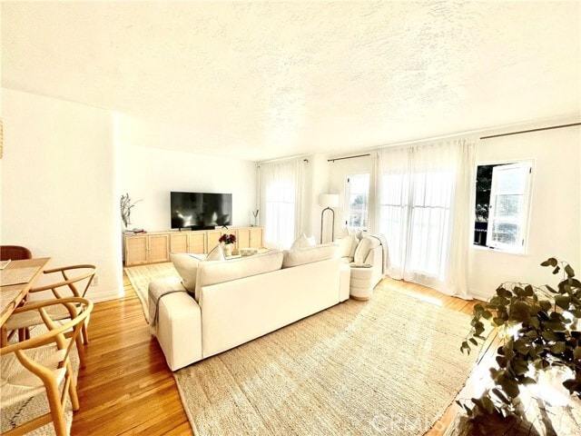 Building Photo - 976 S Coast Hwy