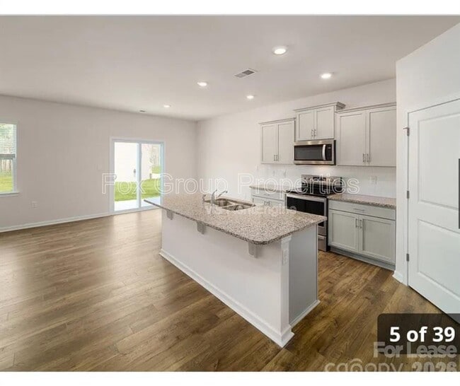 Building Photo - 132 Scotsway Ct