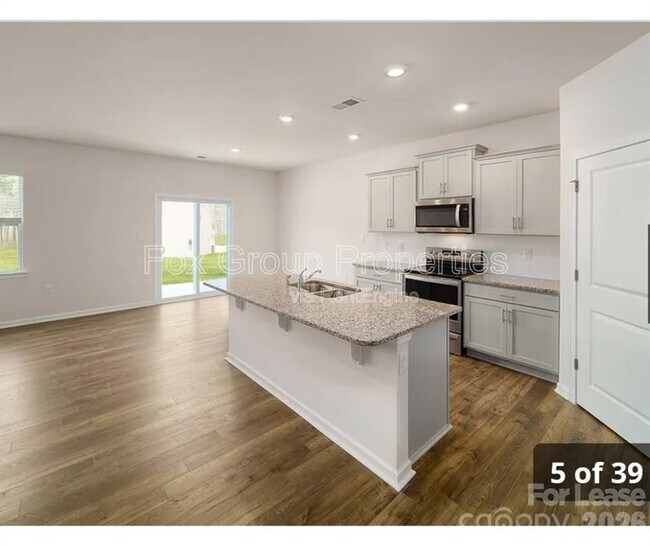 Foto del edificio - 132 Scotsway Ct