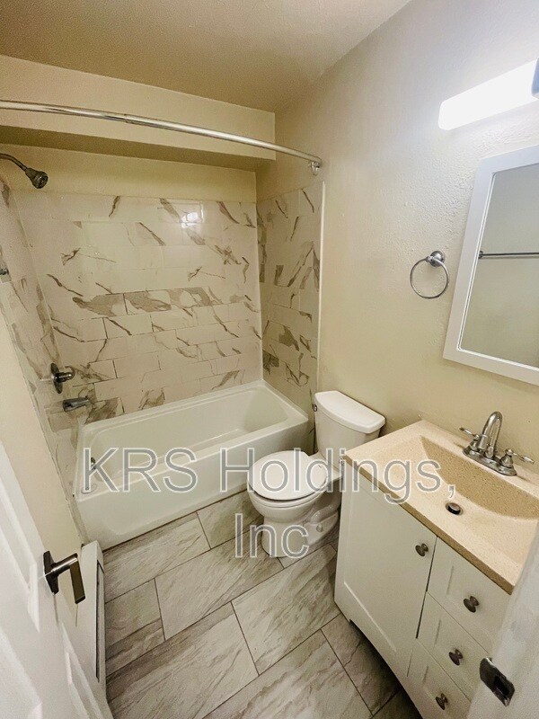 Foto del edificio - 946 W Ocean View Ave