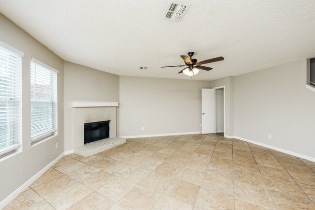 Building Photo - 8201 Montecito Dr