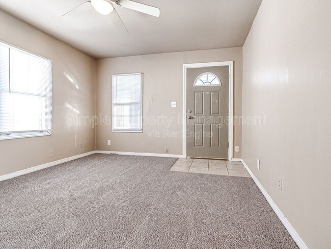 Foto del edificio - 4001 N Rockwell Ave