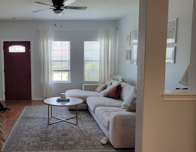 Foto del edificio - 218 Plaza Del Sol Park