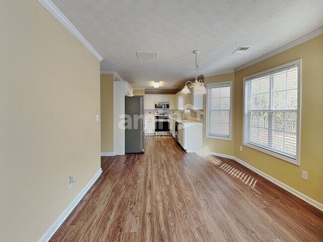 Building Photo - 2041 Vintage Oaks Dr