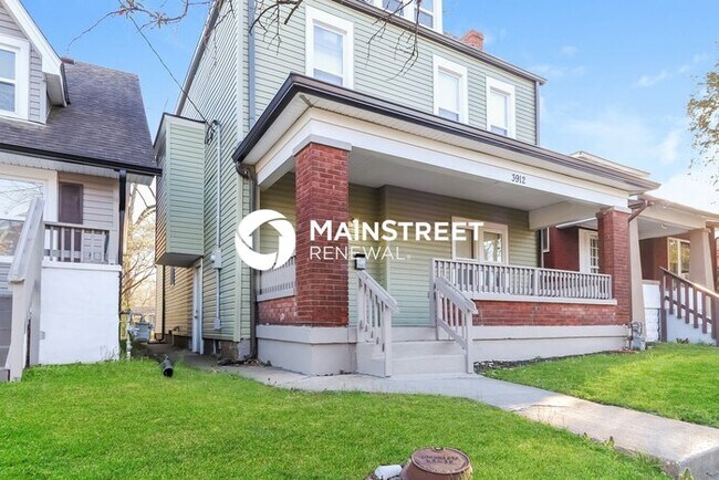 Building Photo - 4 Bedroom Pet-Friendly Home in Louisville, KY with Main Street Renewal