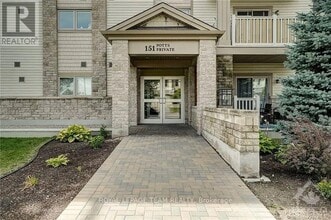 Building Photo - 151 Potts Private