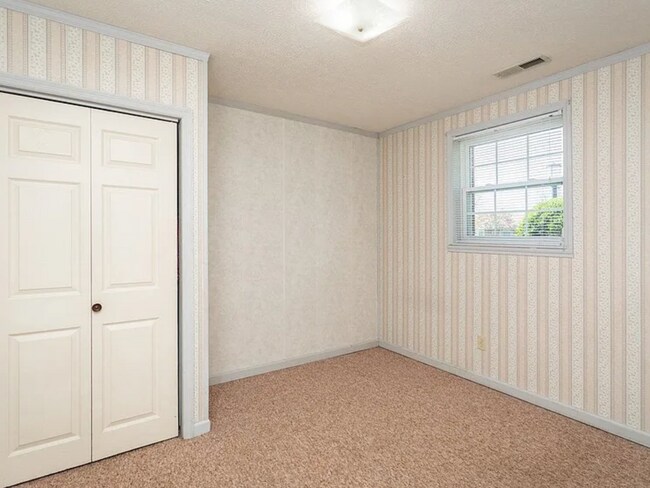 Foto del edificio - 2 Bedrooms Basement Penn Laird