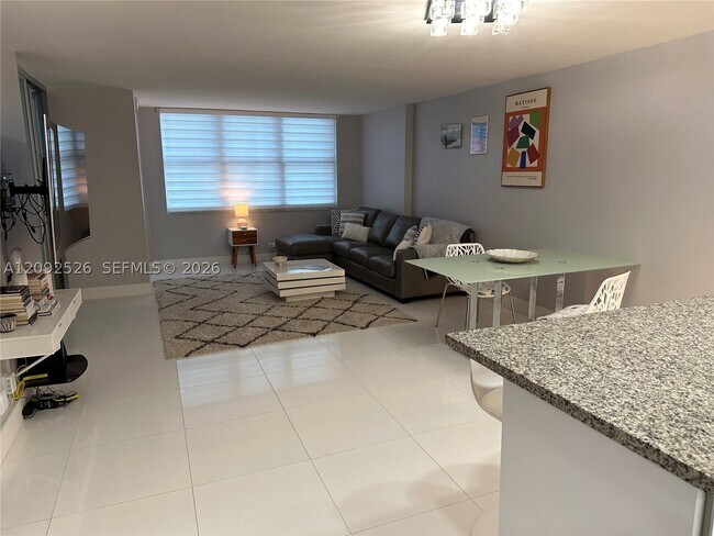 Foto del edificio - 6039 Collins Ave