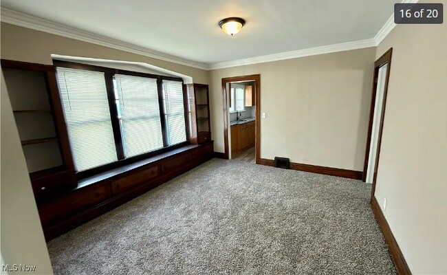 Building Photo - 825 Helmsdale Rd